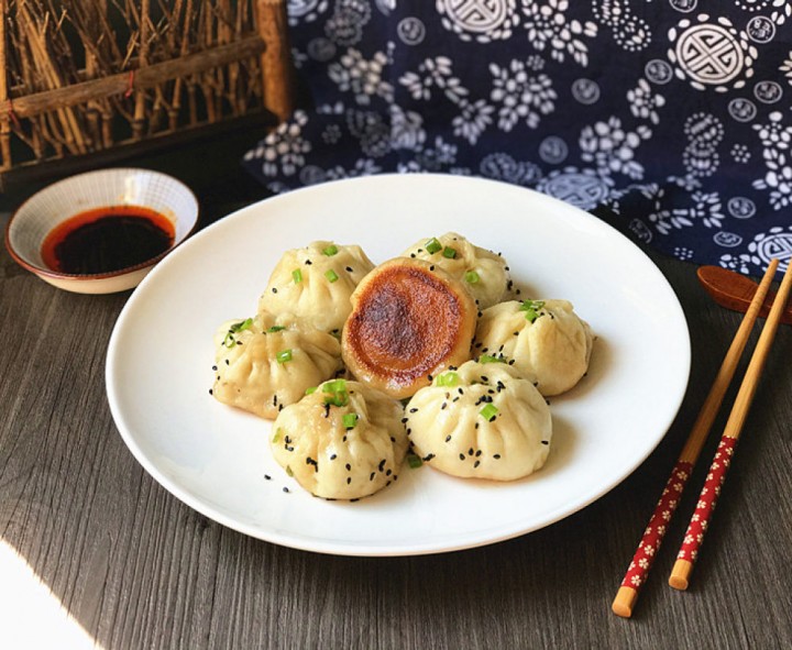 Read more about the article Little Cooking Saint – 0266 – Pan-Fried Shrimp Bun (c)